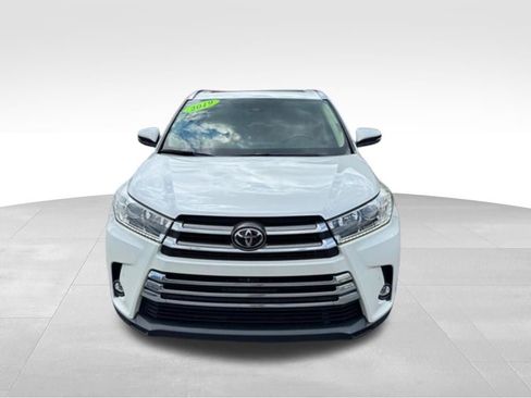 Used 2019 Toyota Highlander Limited Platinum AWD/4WD image 10