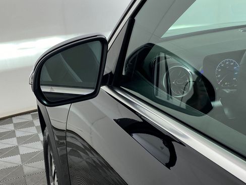 New 2025 Mercedes-Benz GLB 250 4MATIC image 21