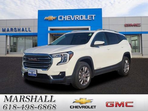 Used 2024 GMC Terrain SLT image 1
