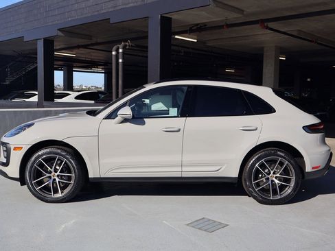 New 2026 Porsche Macan image 2