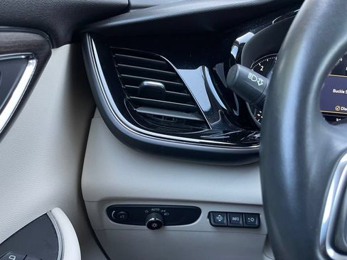 Used 2023 Buick Envision Avenir FWD image 14