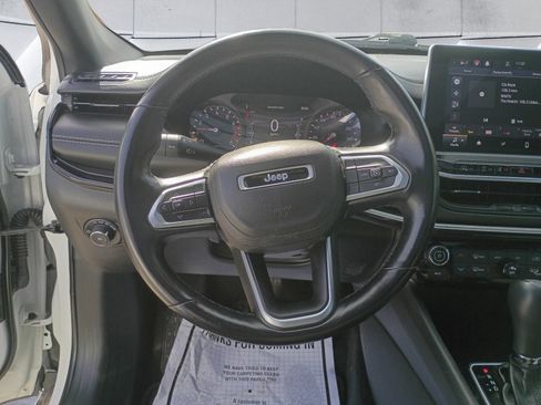 Used 2022 Jeep Compass Altitude w/ Sun and Sound Group image 13