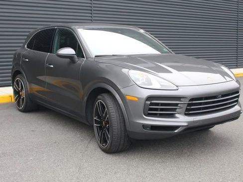 Certified 2023 Porsche Cayenne image 10