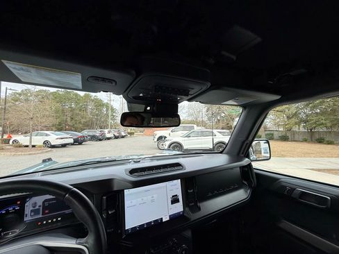 Used 2021 Ford Bronco First Edition AWD/4WD image 28