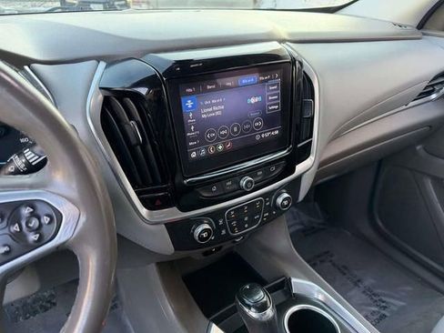 Used 2020 Chevrolet Traverse LT w/ Driver Confidence II Package AWD/4WD image 41