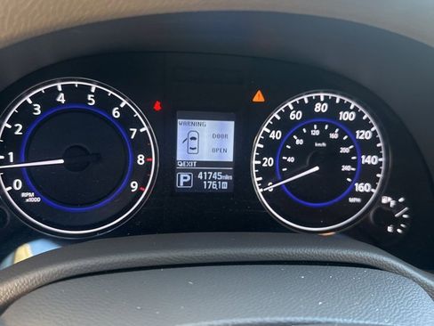 Used 2015 INFINITI Q60 Convertible w/ Premium Package image 6