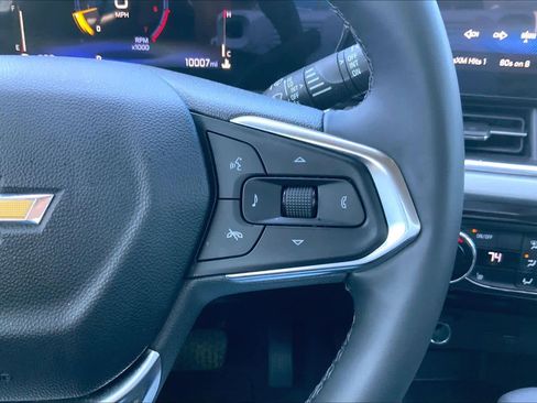 Certified 2025 Chevrolet Trax LT w/ Driver Confidence Package image 25