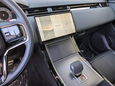 Used 2025 Land Rover Range Rover Velar Dynamic SE image 12