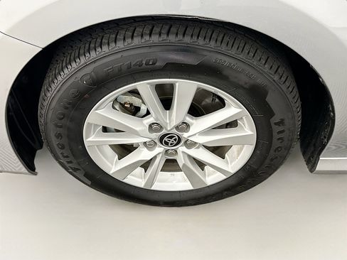 Used 2025 Toyota Camry LE image 11