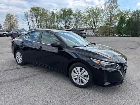 Used 2024 Nissan Sentra S image 1
