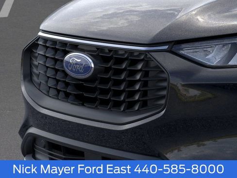 New 2025 Ford Escape Active w/ Active Premium Tech Pack image 17