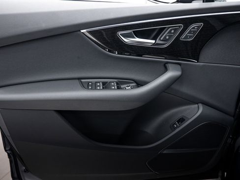 Used 2025 Audi Q7 2.0T Premium w/ Convenience Plus Package image 10