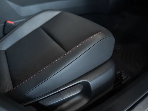 New 2026 Toyota Prius Plug-In Hybrid FWD image 32