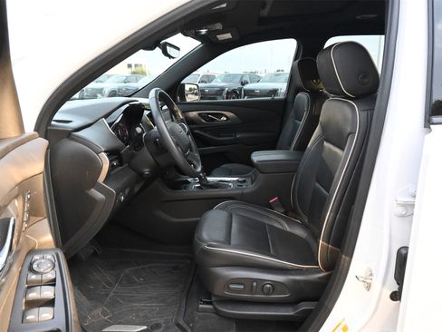 Used 2022 Chevrolet Traverse Premier w/ Redline Edition image 18