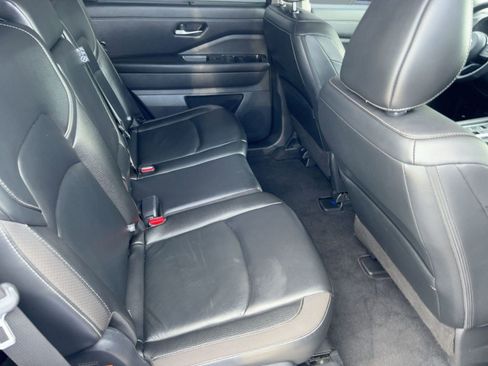 Used 2023 Nissan Pathfinder SL w/ Lighting Package (N92) image 28