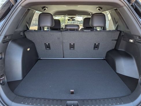 New 2026 GMC Terrain AT4 w/ Technology Package II AWD/4WD image 33