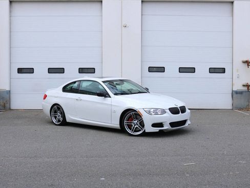 Used 2013 BMW 335is Coupe image 2