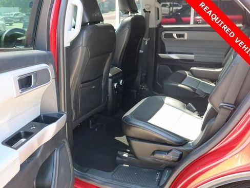 Used 2022 Ford Explorer XLT w/ Equipment Group 202A image 10