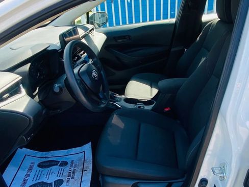 Used 2025 Toyota Corolla LE FWD image 7