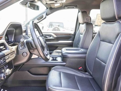 Used 2024 Chevrolet Suburban Premier RWD image 22