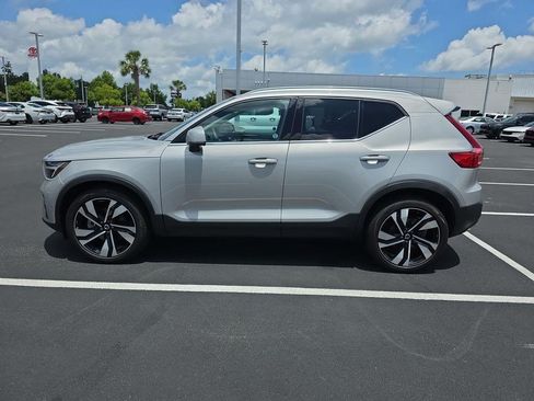Used 2023 Volvo XC40 B5 Plus w/ Driver Assist Package AWD/4WD image 9