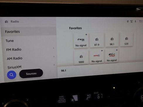 Used 2023 Toyota Highlander Limited image 24