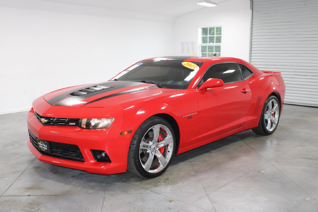 Used 2015 Chevrolet Camaro SS RWD image 4