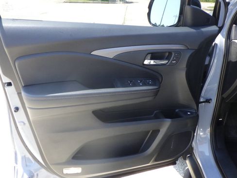 Used 2023 Honda Ridgeline RTL-E image 9