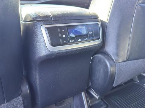 Used 2015 Toyota Highlander Limited image 28