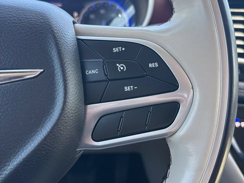 Used 2019 Chrysler Pacifica Limited FWD image 15