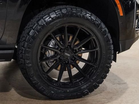 Used 2026 GMC Yukon Denali w/ Sun & Power Step Package AWD/4WD image 24
