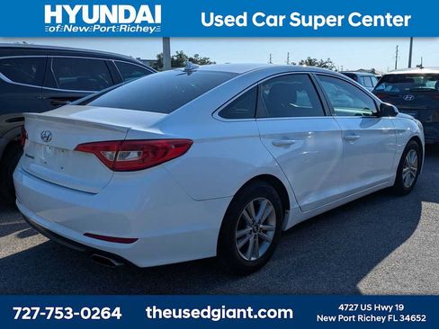 Used 2016 Hyundai Sonata SE FWD image 2