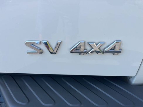 Used 2013 Nissan Frontier SV AWD/4WD image 10