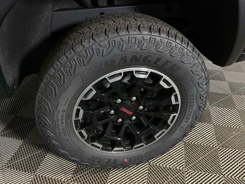 New 2026 GMC Canyon AT4 AWD/4WD image 44