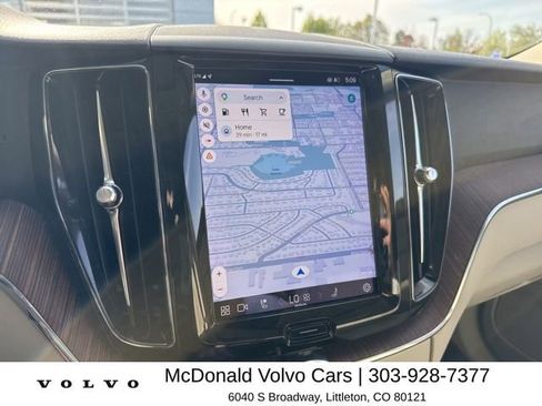 Used 2022 Volvo XC60 B5 Momentum image 6