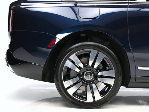 New 2026 Rolls-Royce Cullinan AWD/4WD image 5
