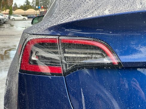 Used 2019 Tesla Model 3 Standard Range Plus image 24