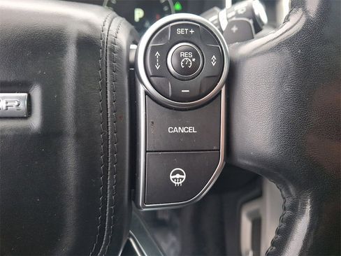 Used 2017 Land Rover Range Rover HSE image 24
