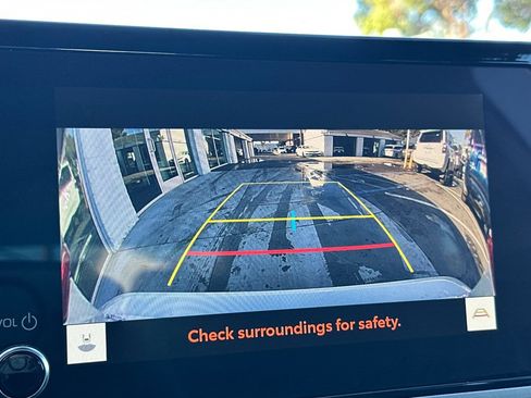 Used 2025 Toyota Camry SE image 20