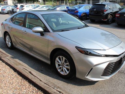Used 2025 Toyota Camry LE w/ Convenience Package AWD/4WD image 5