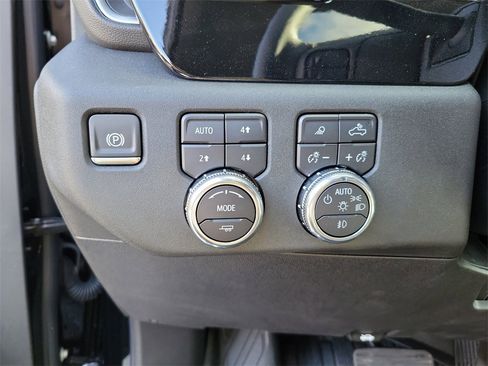 New 2025 GMC Sierra 3500 SLT w/ SLT Premium Package image 25