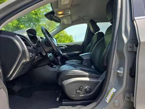 Used 2020 Jeep Cherokee Limited AWD/4WD image 16