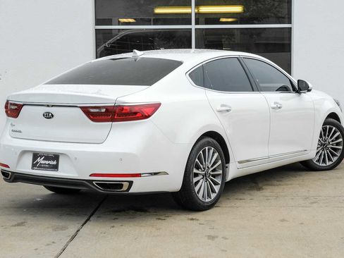 Used 2019 Kia Cadenza Premium image 8