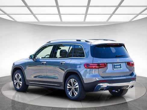 New 2026 Mercedes-Benz GLB 250 4MATIC image 2