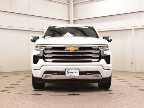 Used 2024 Chevrolet Silverado 1500 High Country AWD/4WD image 2