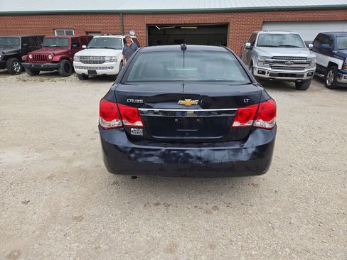 Used 2016 Chevrolet Cruze LT w/ Technology Package FWD image 8