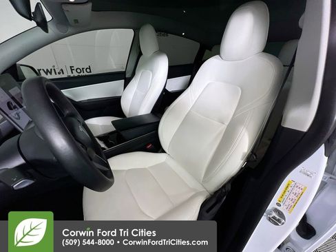 Used 2020 Tesla Model Y Long Range image 25