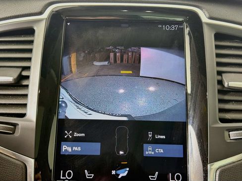 Used 2020 Volvo XC90 T5 Momentum w/ Protection Package Premier AWD/4WD image 13