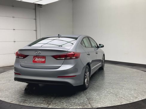Used 2017 Hyundai Elantra SE FWD image 31