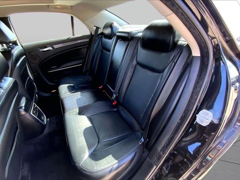 Used 2016 Chrysler 300 Limited RWD image 21